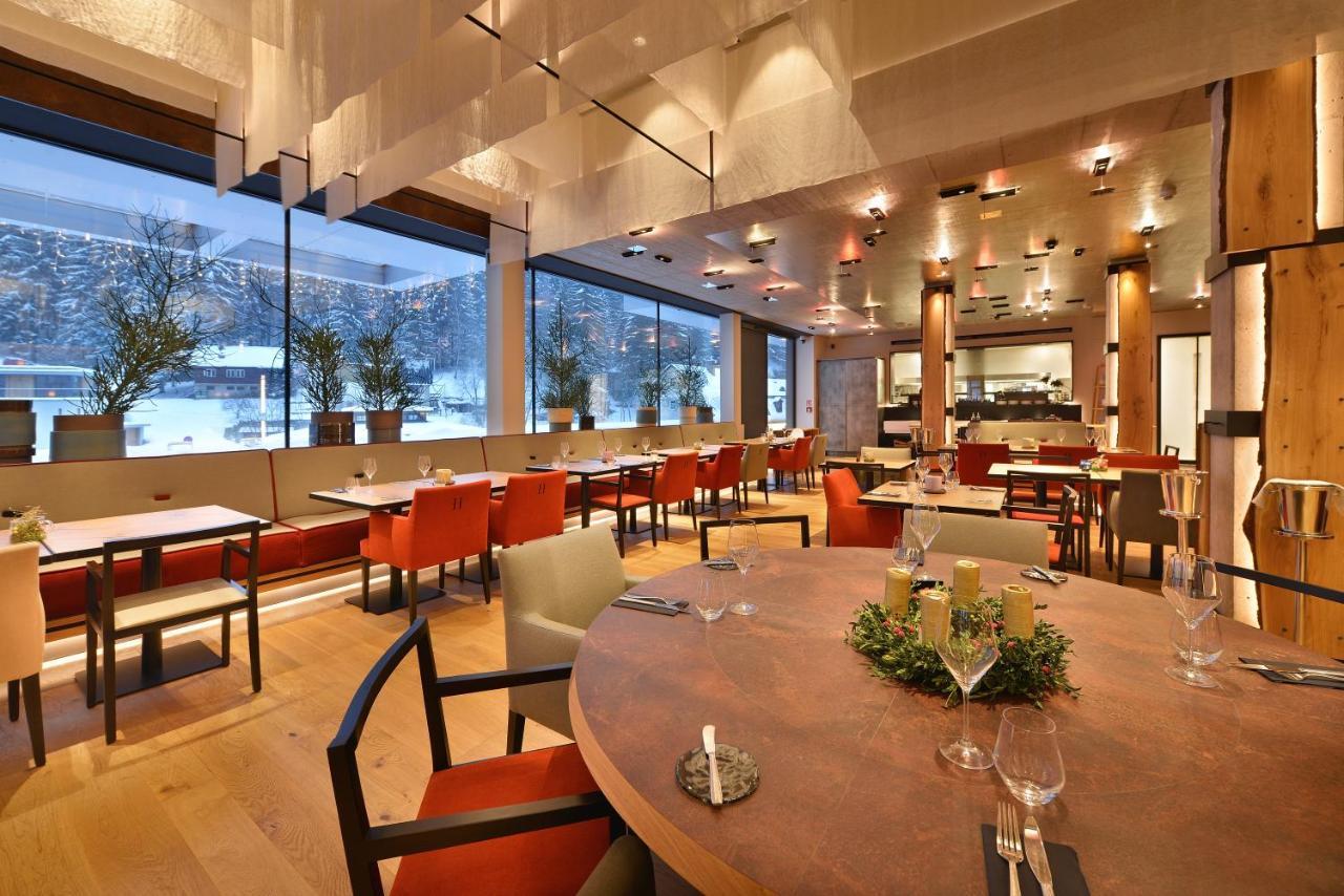 Grand Hradec Hotel 4*